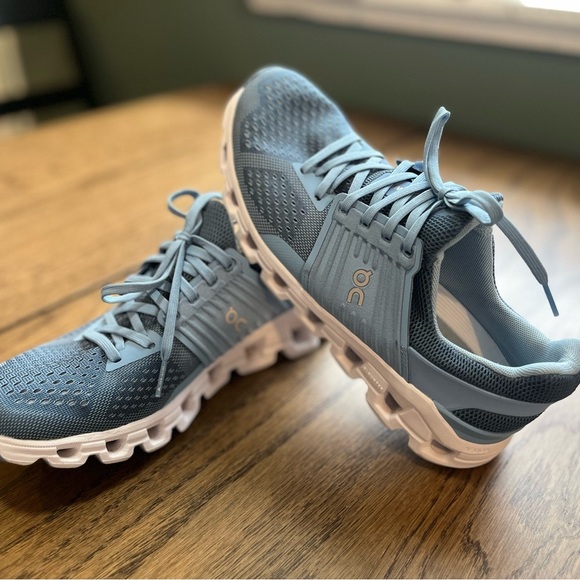 On Cloudswift Sneakers - Picture 8 of 9